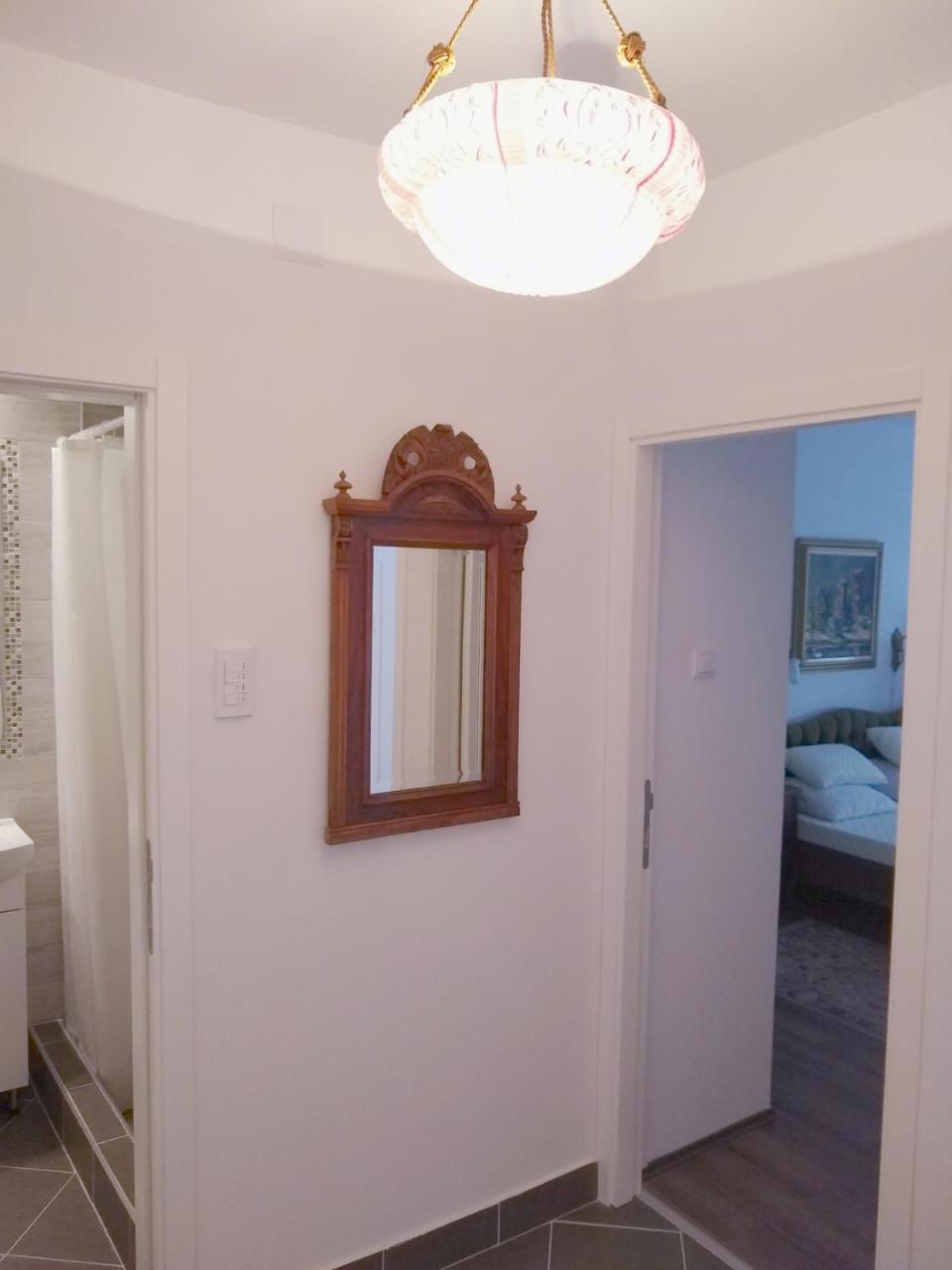 Light, Spacious Apartment In The Heart Of Белград Екстериор снимка