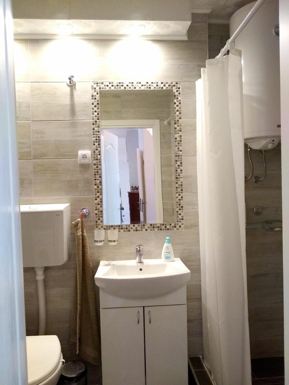 Light, Spacious Apartment In The Heart Of Белград Екстериор снимка